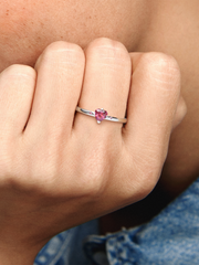 Sparkling Red Heart Ring - Sterling silver