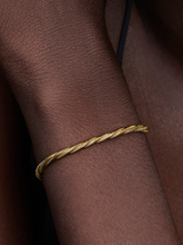 Round Pandora Clasp Twisted Snake Chain Bracelet - 14k gold plating