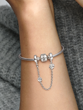 Daisy Flower Safety Chain Charm - Sterling silver