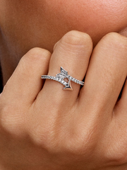 Sparkling Arrow Ring - Sterling silver
