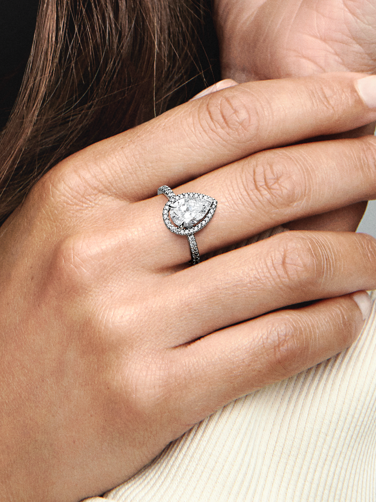 Sparkling Pear Halo Ring - Sterling silver