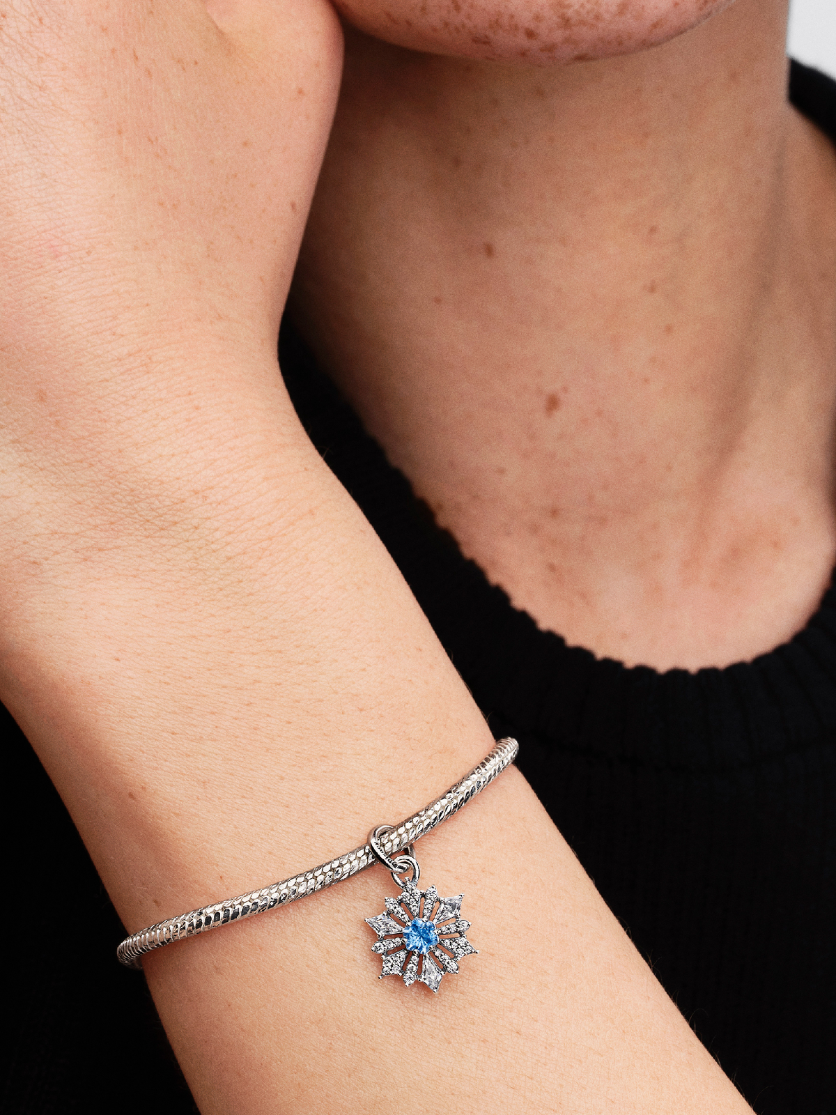 Disney Frozen Queen Elsa Snowflake Dangle Charm - Sterling silver