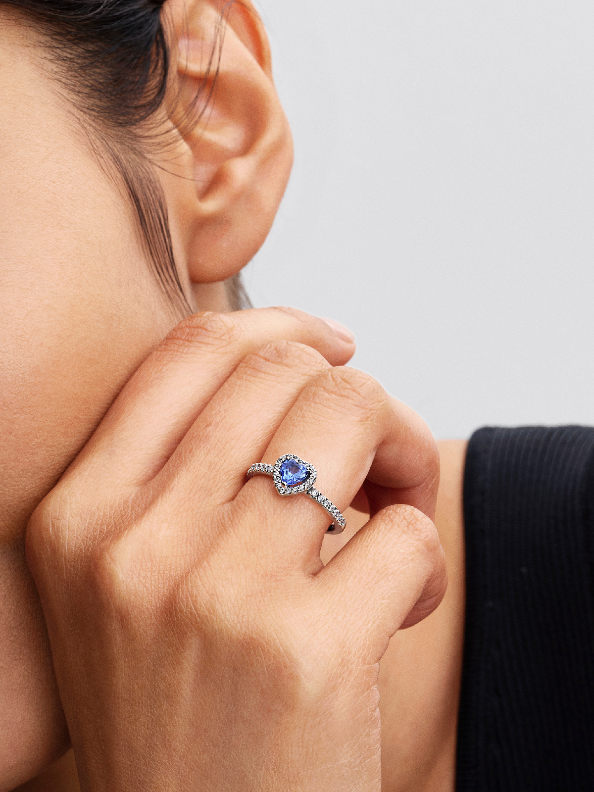 Sparkling Elevated Heart Ring - Sterling silver