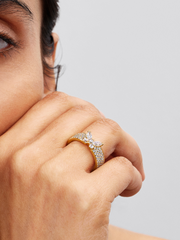 Sparkling Butterfly Bold Ring - 14k gold plating