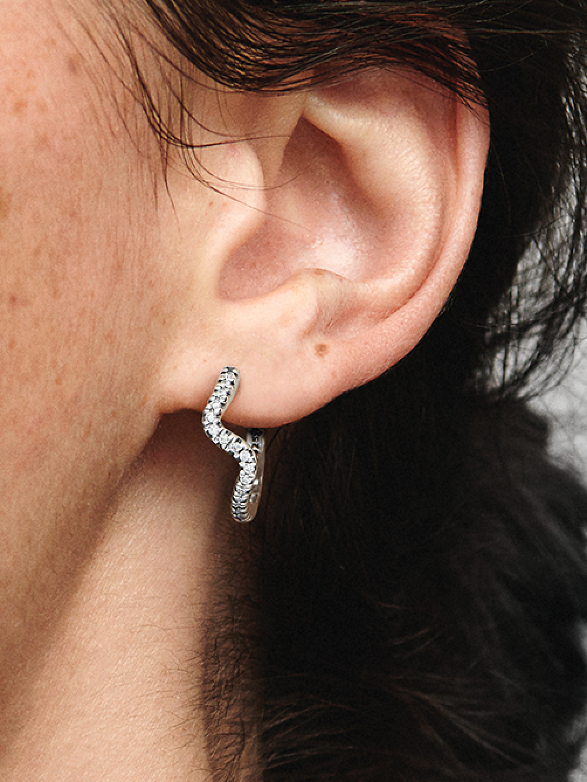 Sparkling Wave Hoop Earrings - Sterling silver
