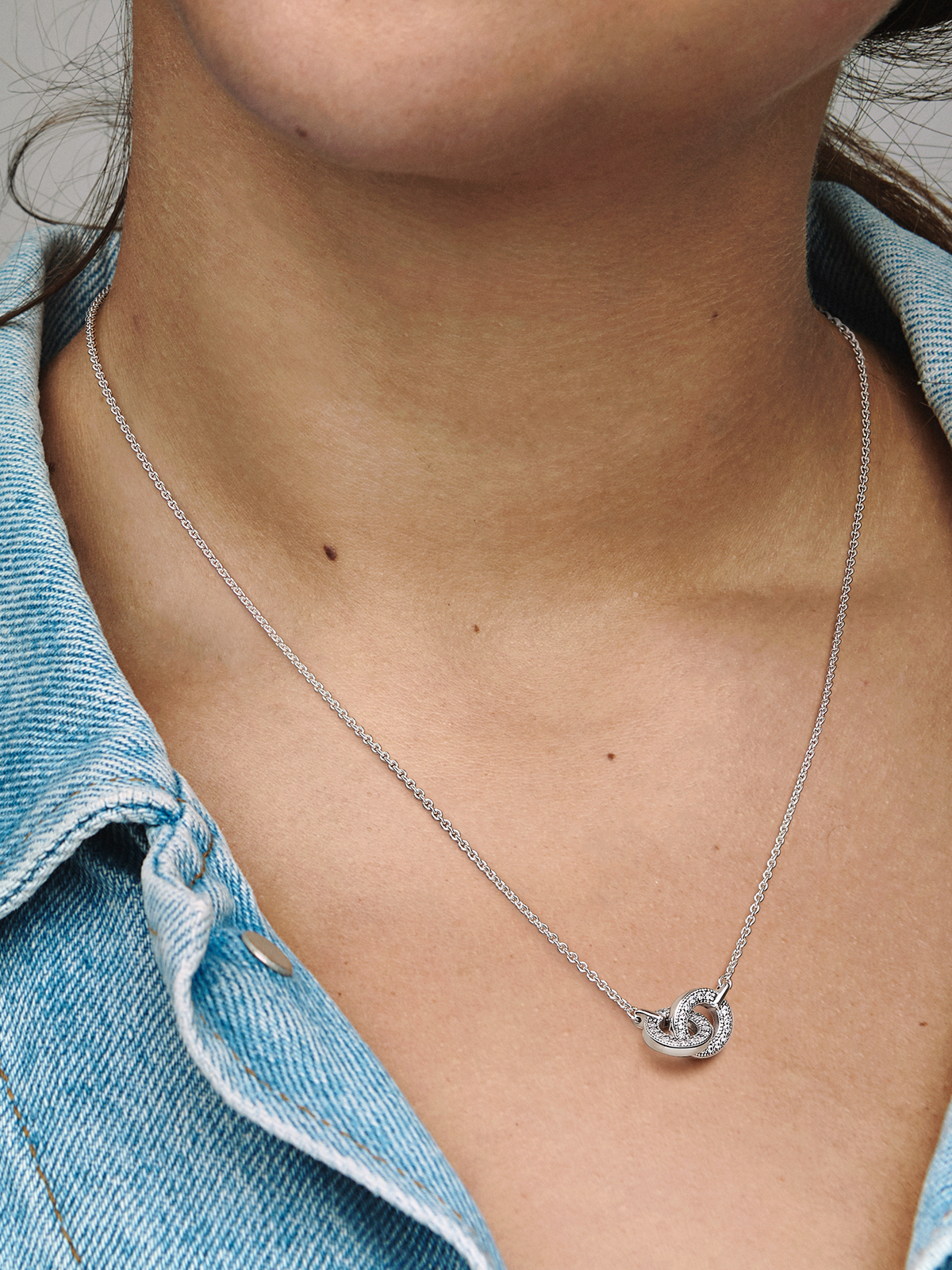 Pandora Signature Intertwined Pavé Pendant Necklace - Sterling silver