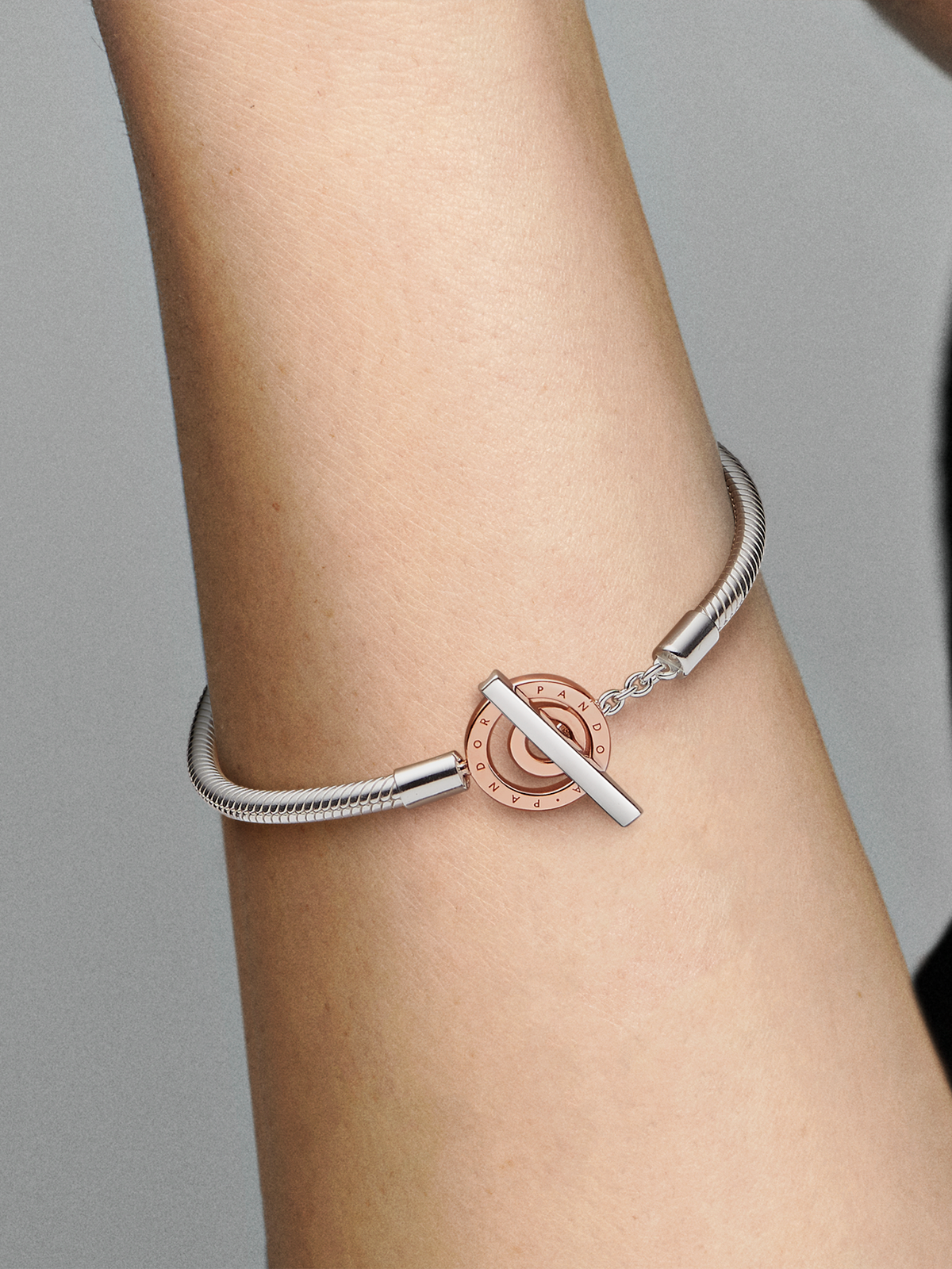 Pandora Moments Two-tone Logo T-Bar Snake Chain Bracelet - Sterling silver, 14k rose gold plating