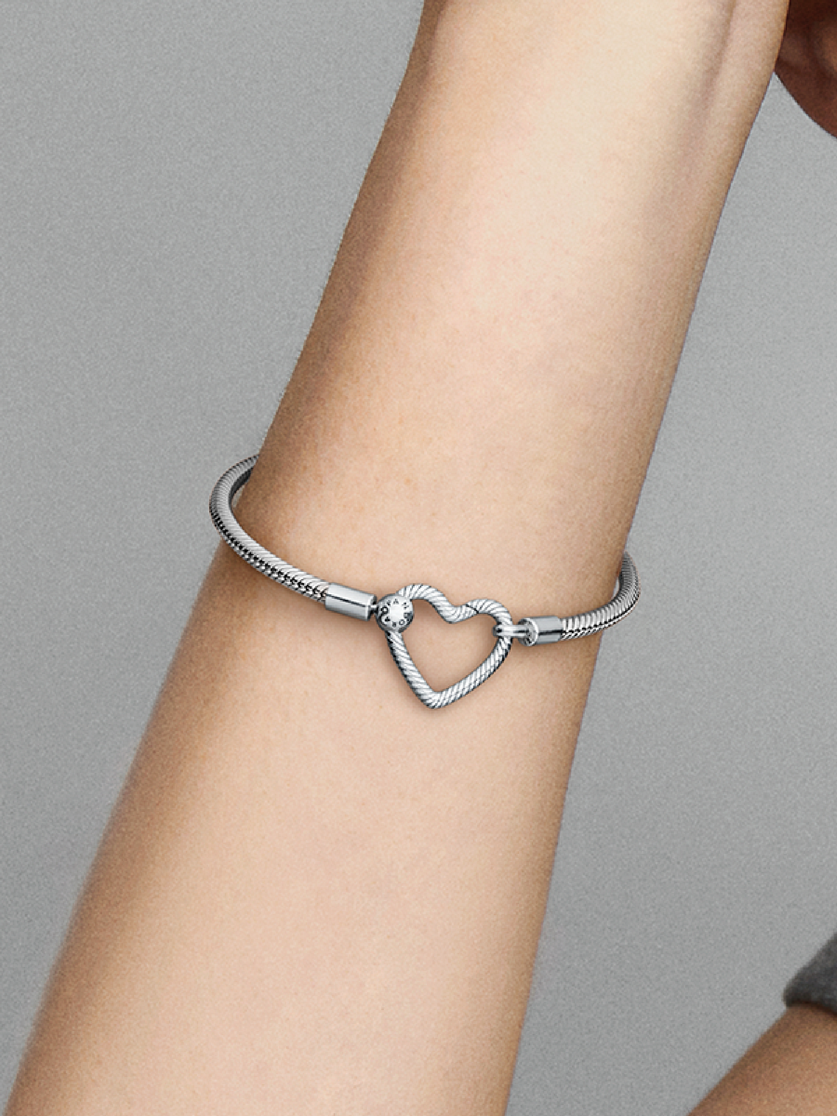 Pandora Moments Heart Closure Snake Chain Bracelet - Sterling silver