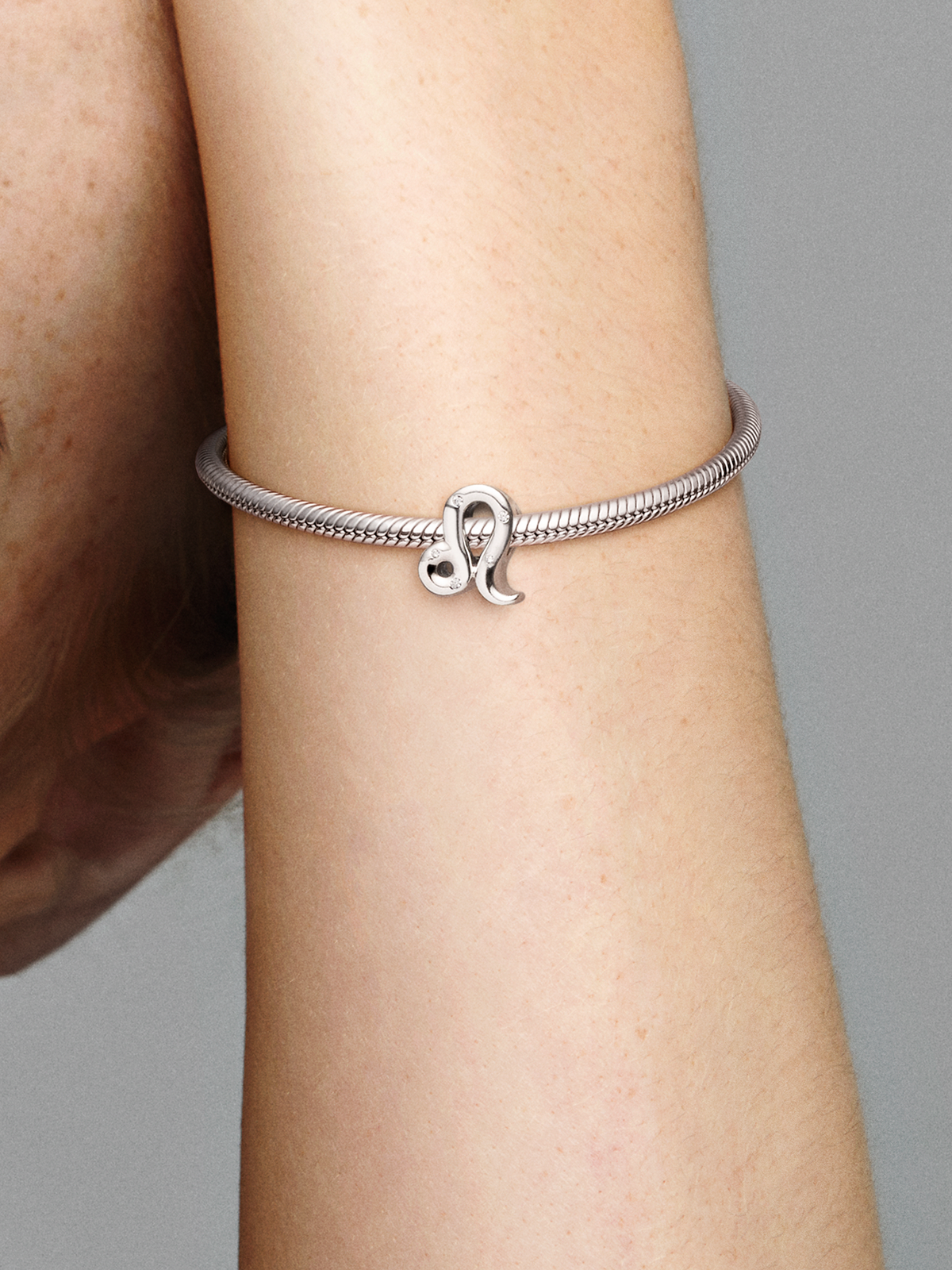 Sparkling Leo Zodiac Charm - Sterling silver
