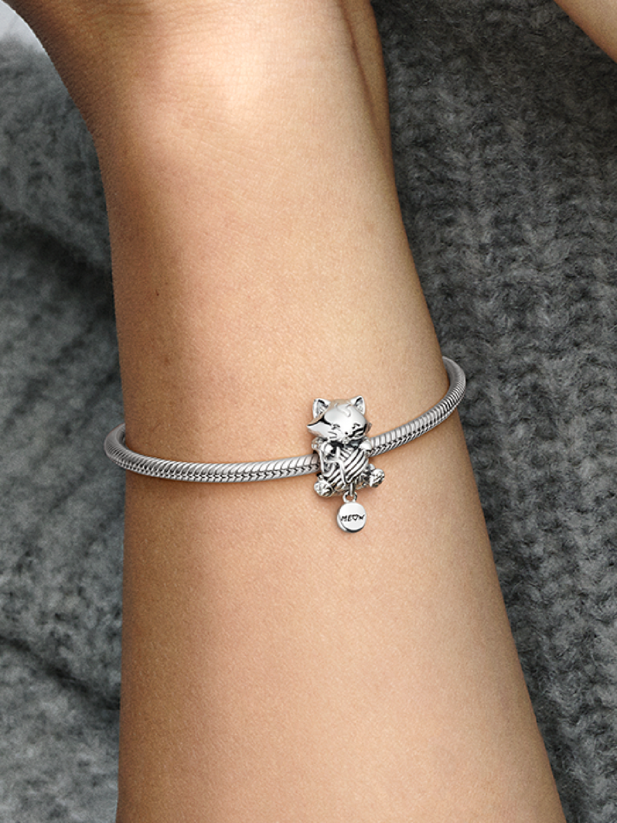 Kitten & Yarn Ball Charm - Sterling silver