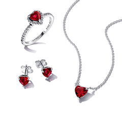 Sparkling Red Heart Ring Set