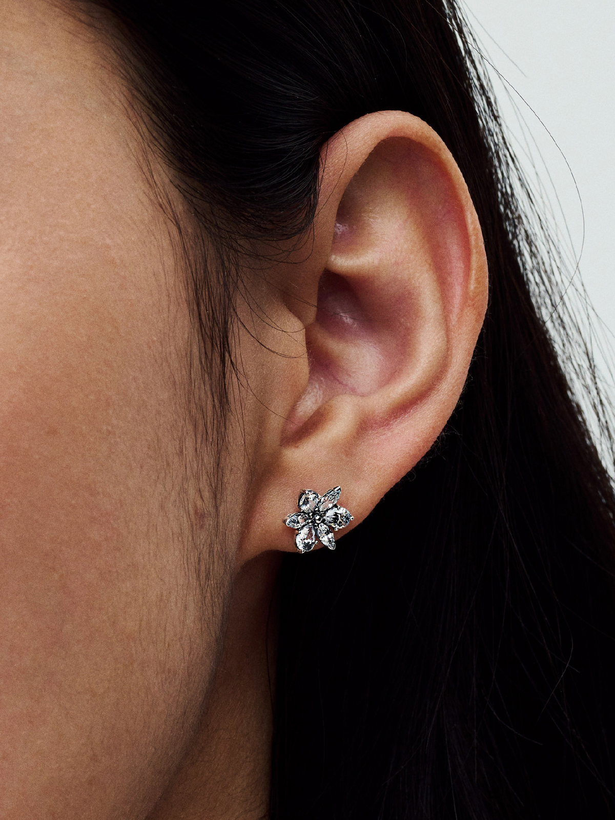 Sparkling Herbarium Cluster Stud Earrings - Sterling silver